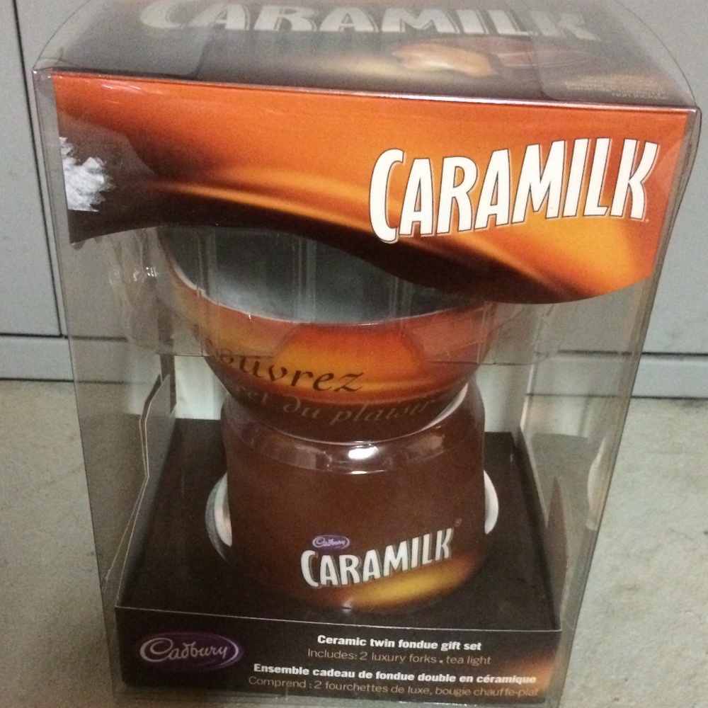New Fondue Set Cadbury Caramilk with Forks for Parties or Family Fun NIB